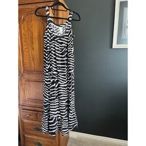H&M Black White Zebra Print Maxi Dress Womens 6 Viscose Ruffle Hem Sleeveless